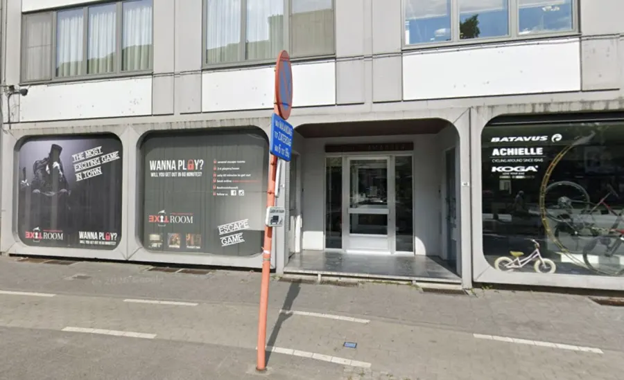 The ExitRoom entrance on Thonissenlaan in Hasselt, circled in red